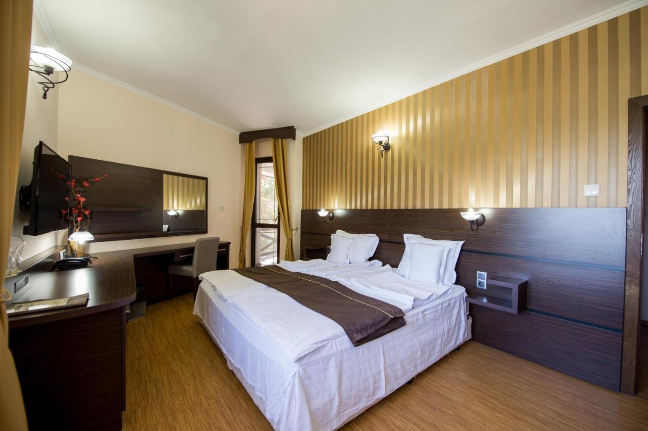 Family Hotel Hebar Батак Екстер'єр фото
