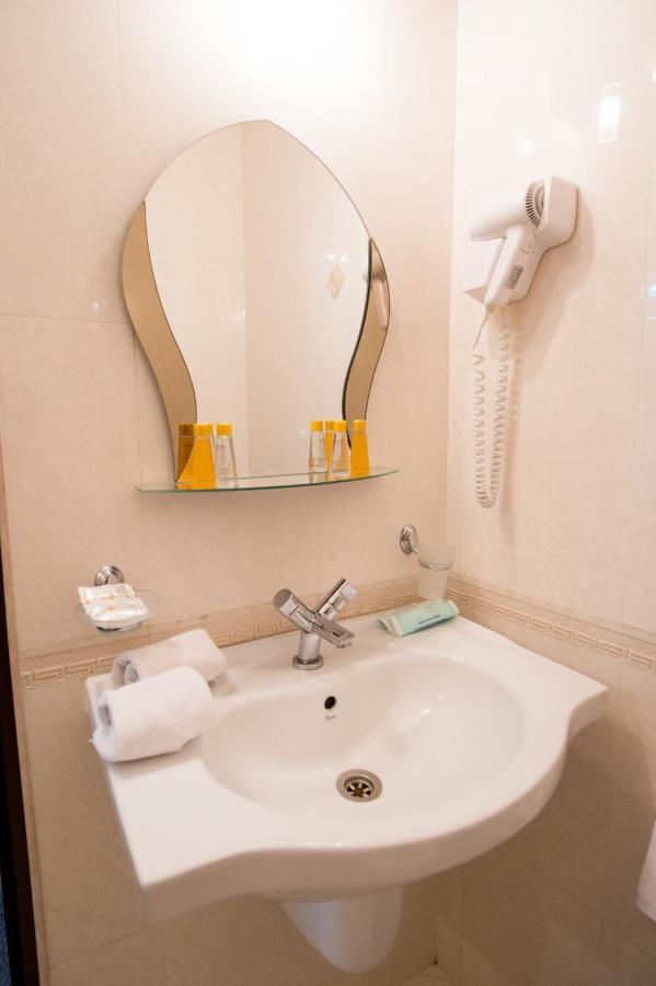 Family Hotel Hebar Батак Екстер'єр фото