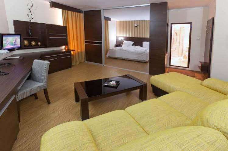 Family Hotel Hebar Батак Екстер'єр фото