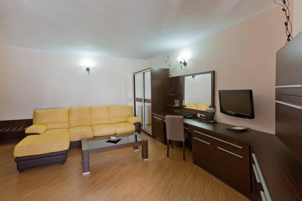 Family Hotel Hebar Батак Екстер'єр фото