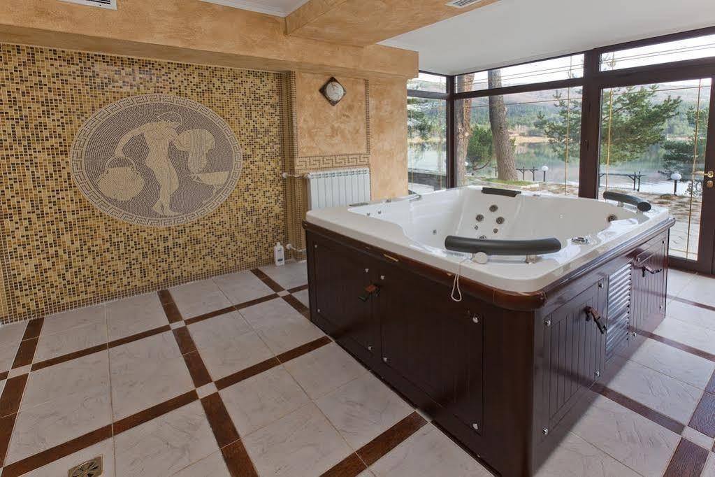Family Hotel Hebar Батак Екстер'єр фото