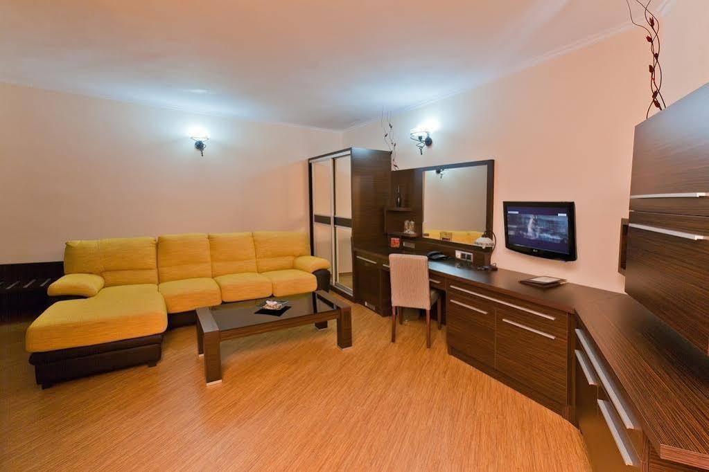 Family Hotel Hebar Батак Екстер'єр фото
